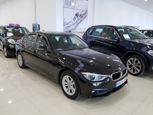 Bmw Serie 3 17 318d Business 4p 28 800km Diesel Negro Automatic