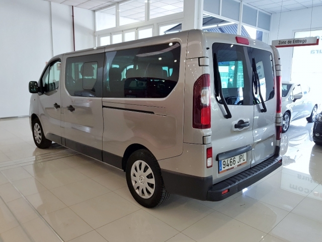 Renault Trafic 2016 Passenger Combi 9 Energy dCi 125 TT E6 € (46.111KM Diesel marron)